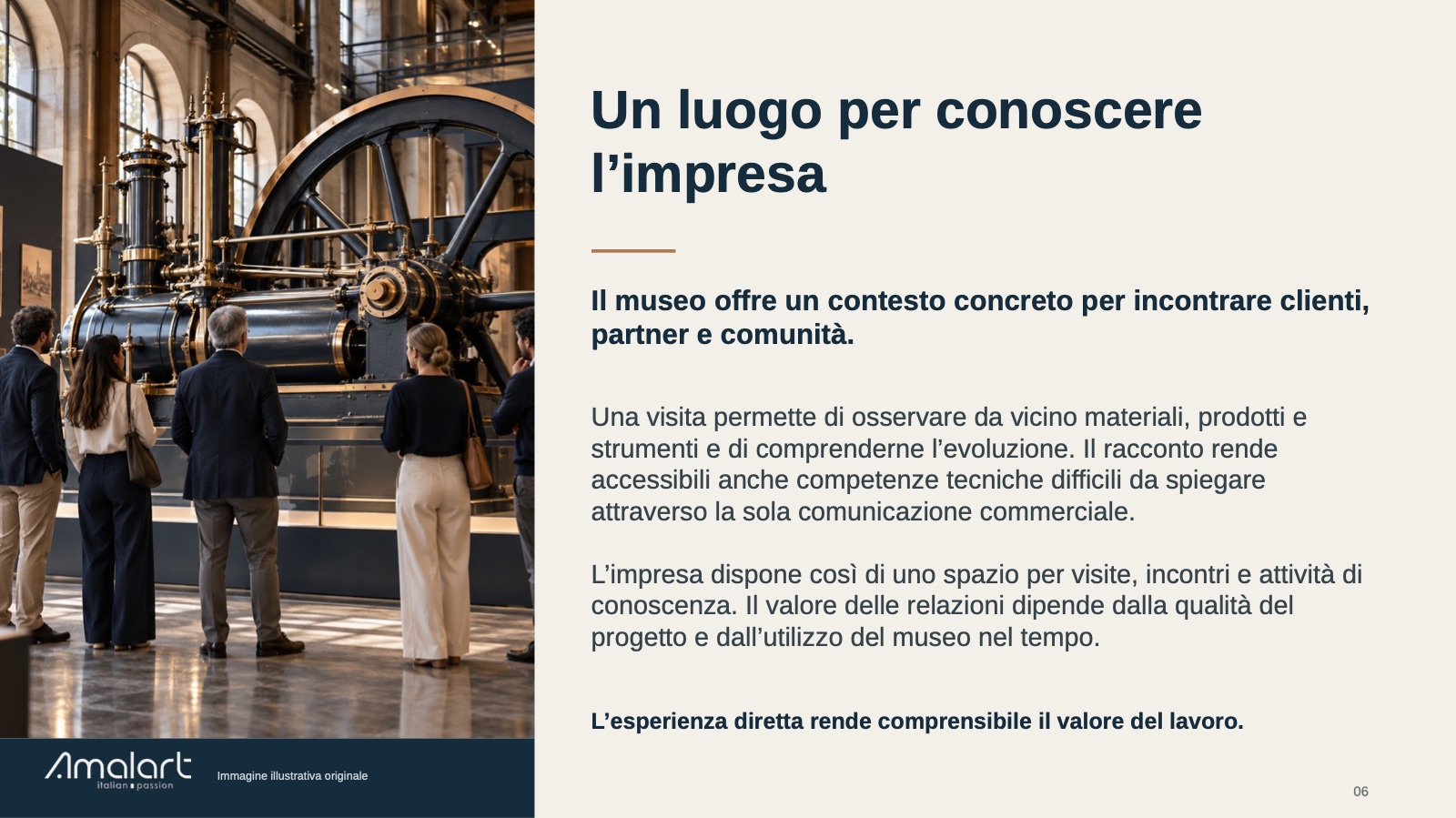 Visitatori davanti a un macchinario storico