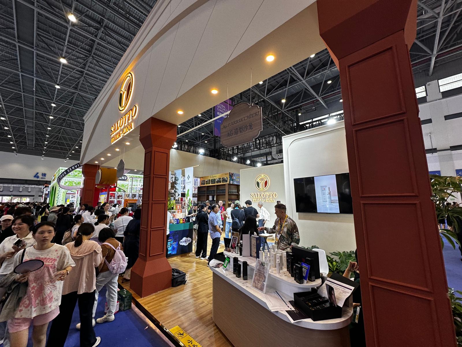 Lo spazio del Salotto Italia–Cina durante la CICPE di Haikou